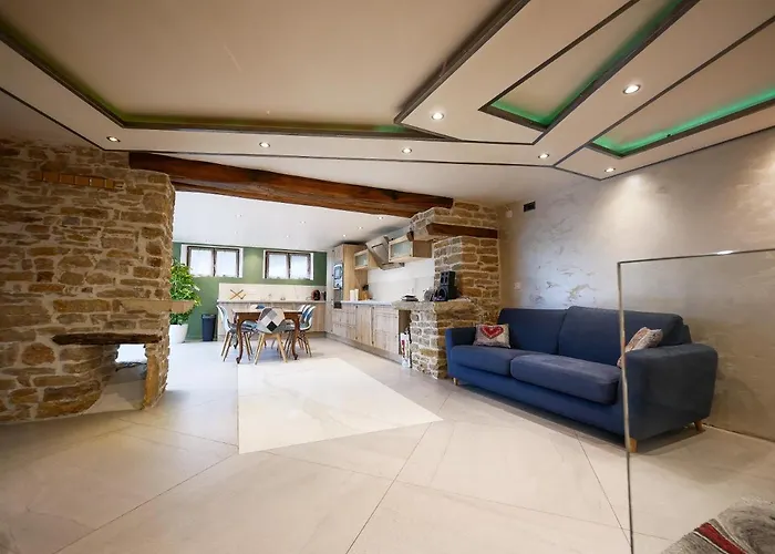 Le Troisieme Apartament *